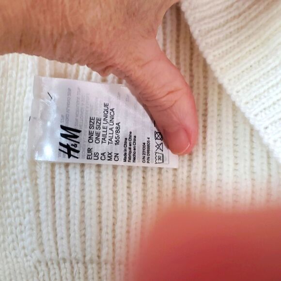 Teddy Knit, ONE SIZE, NWOT! - Picture 2 of 3